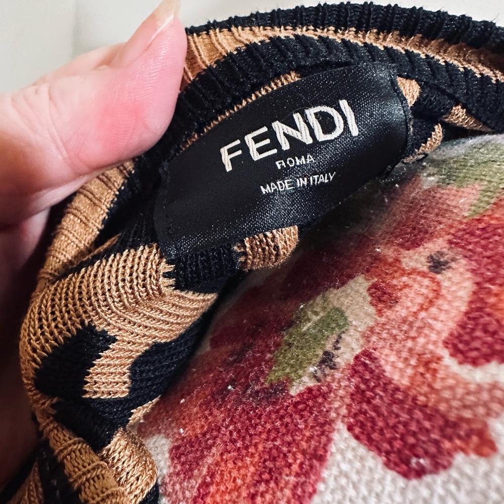 Fendi Black and Brown Knit Design - Picture 2 of 6